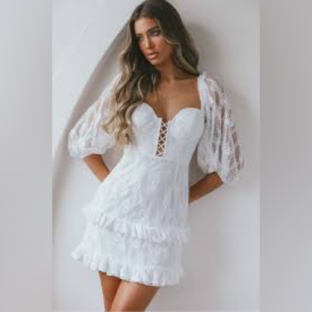 SELFIE LESLIE NWT HEMINGWAY CRISS-CROSS BUST BALLOON SLEEVE FRILL DRESS